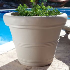 Round 26-inch Patio Planter